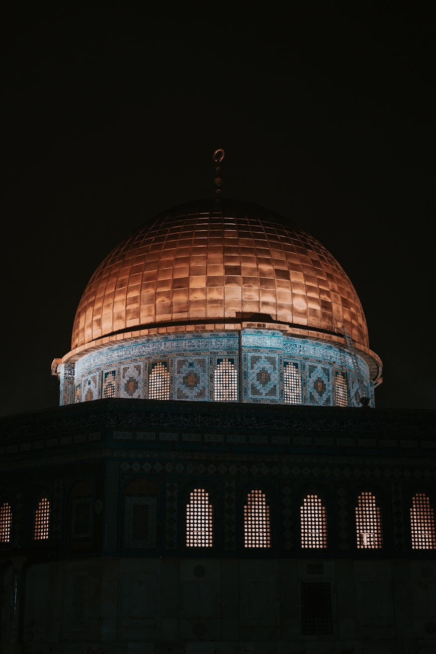 the dome of the rock at night